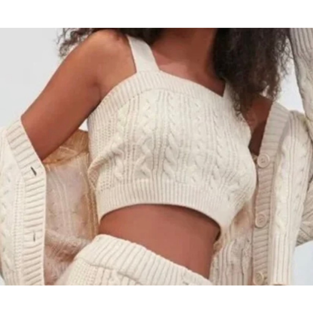 Forever 21 Beige Cable Knit Crop Top (presumed) Size S